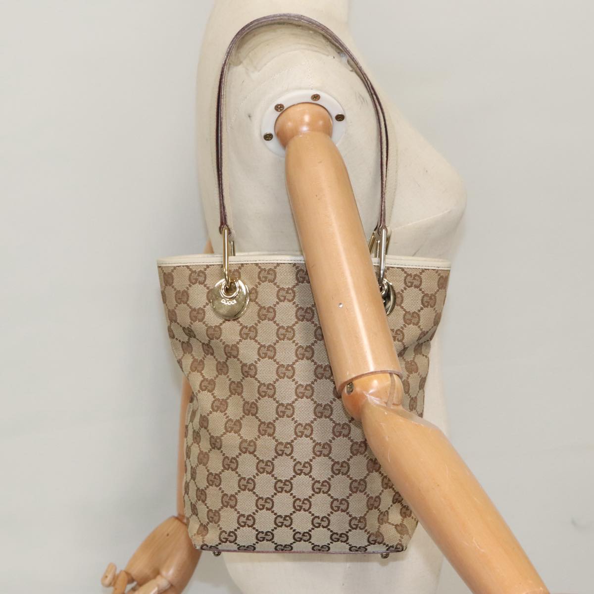 GUCCI GG Canvas Shoulder Bag Beige Gold 120840 Auth 99308