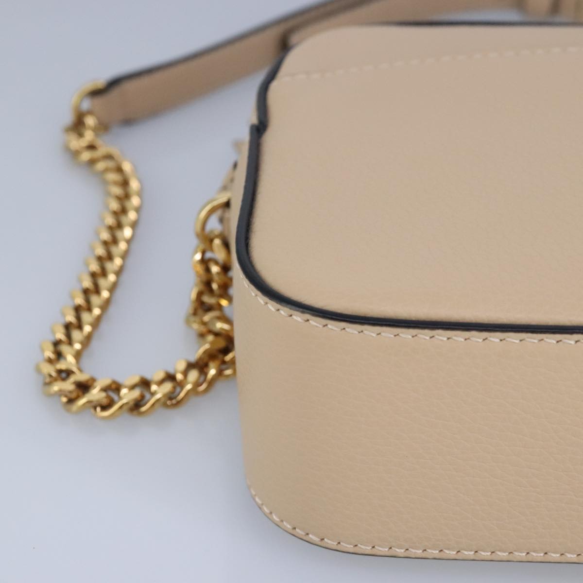 VERSACE Chain Shoulder Bag Leather Beige Gold Auth 99387