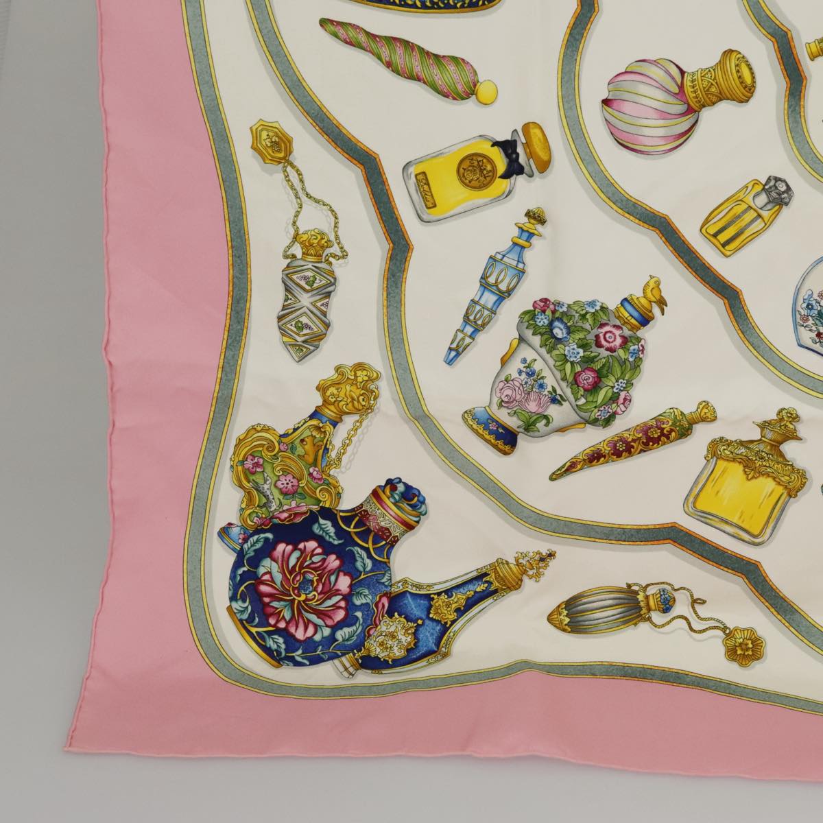 HERMES Carre 90 Scarf ""Pourvu qu'on ait l'ivresse..."" Silk Pink Auth 99503