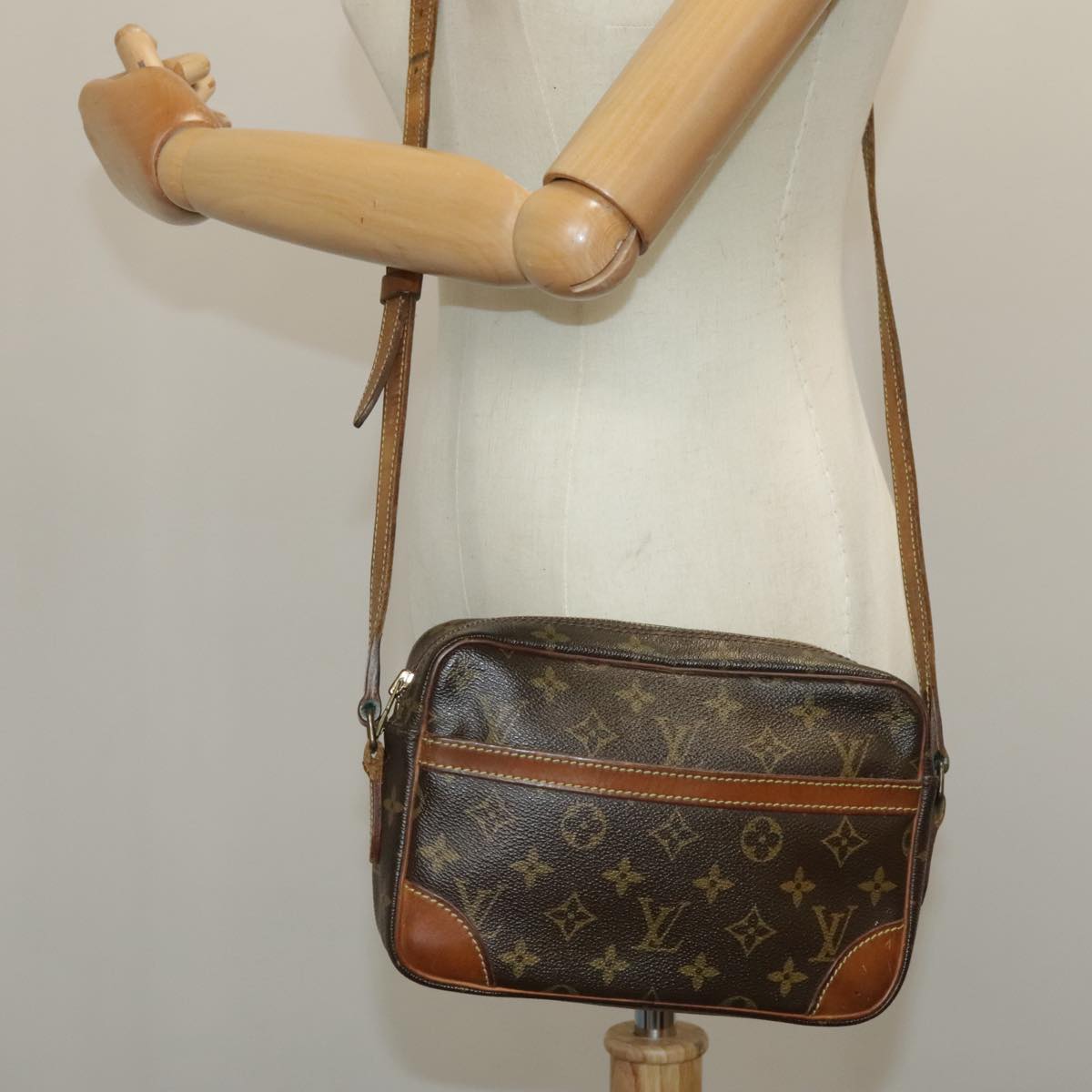 LOUIS VUITTON Monogram Trocadero 23 Shoulder Bag M51276 LV Auth 99564