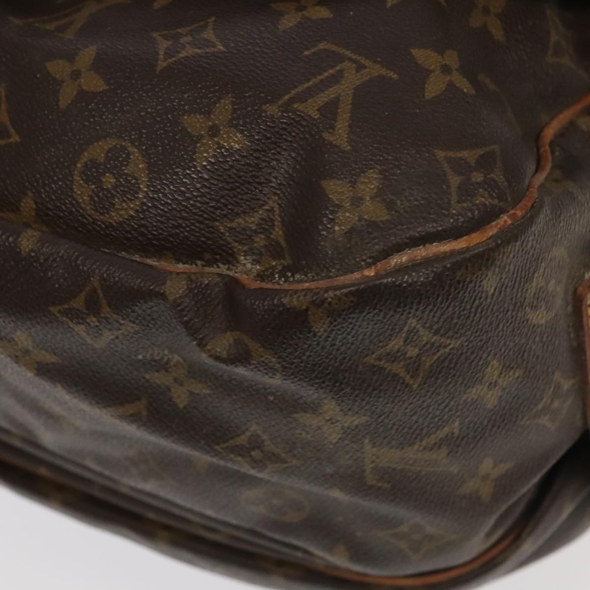 LOUIS VUITTON Monogram Saumur 35 Shoulder Bag M42254 LV Auth 99594