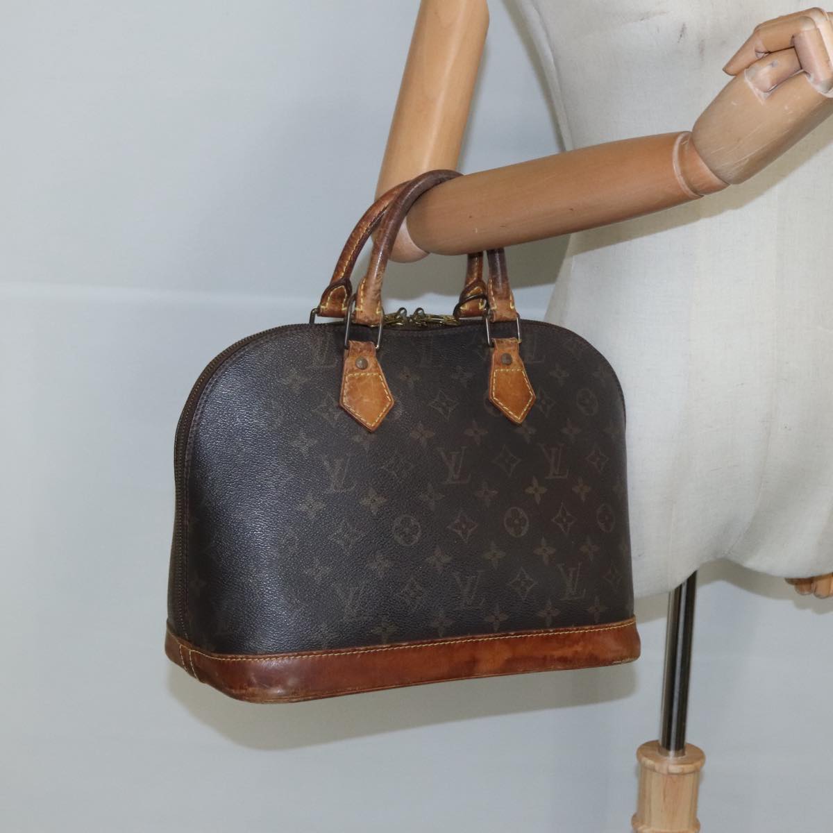 LOUIS VUITTON Monogram Alma Hand Bag M51130 LV Auth 99596