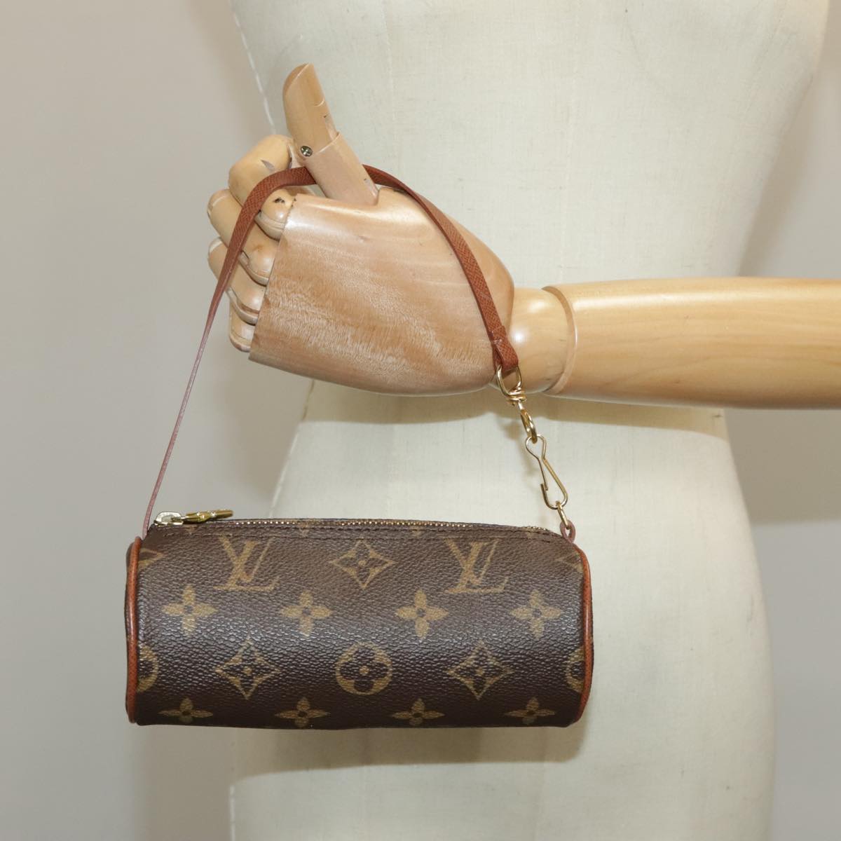 LOUIS VUITTON Monogram Papillon Pouch LV Auth 99630