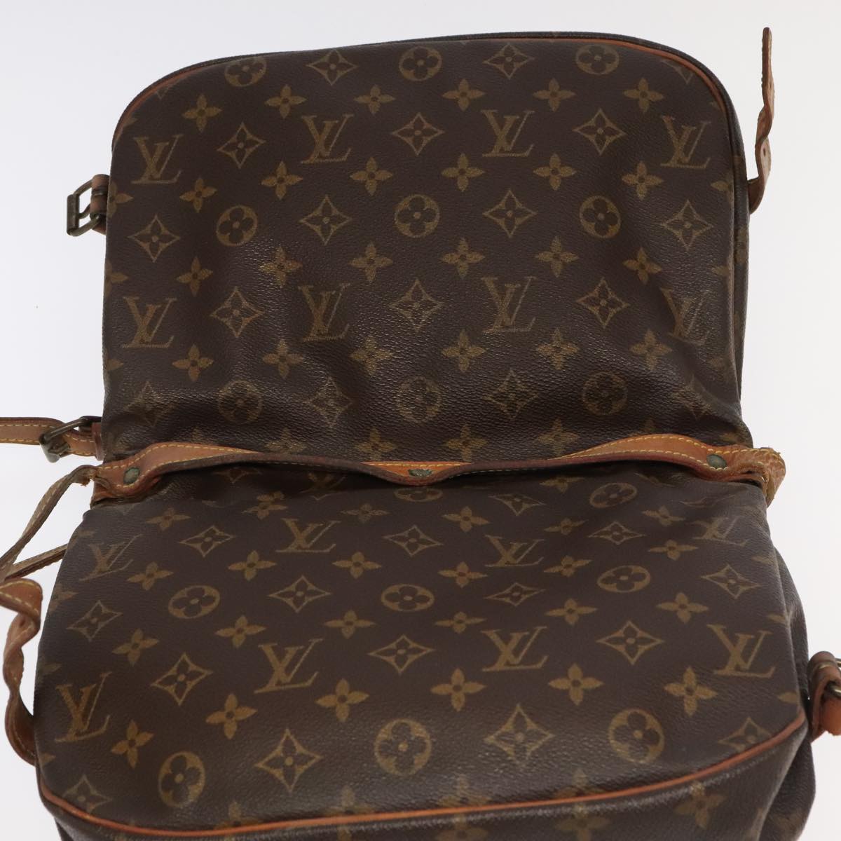 LOUIS VUITTON Monogram Saumur 30 Shoulder Bag M42256 LV Auth 99734