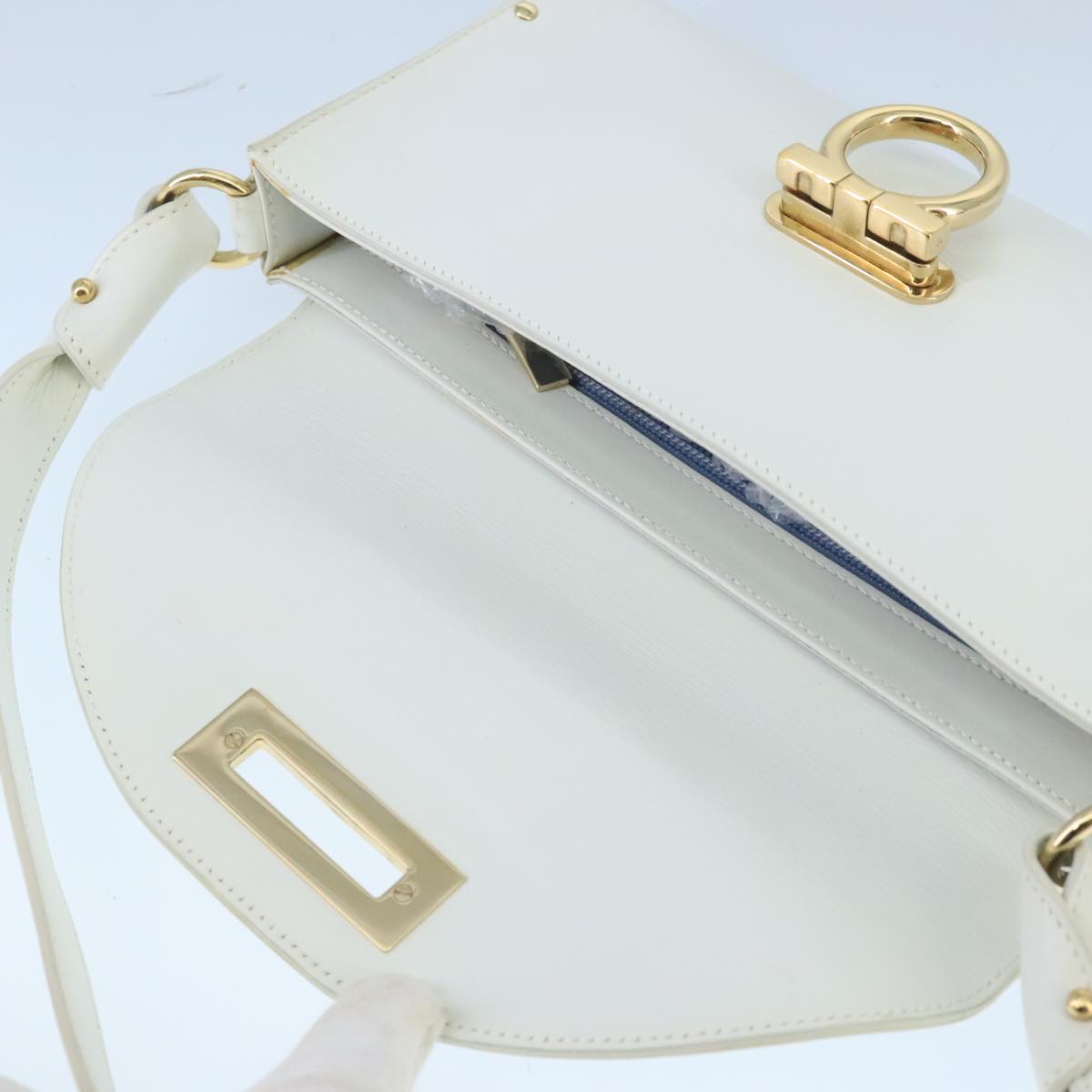 Salvatore Ferragamo Gancini Shoulder Bag Leather White Gold Auth 99736