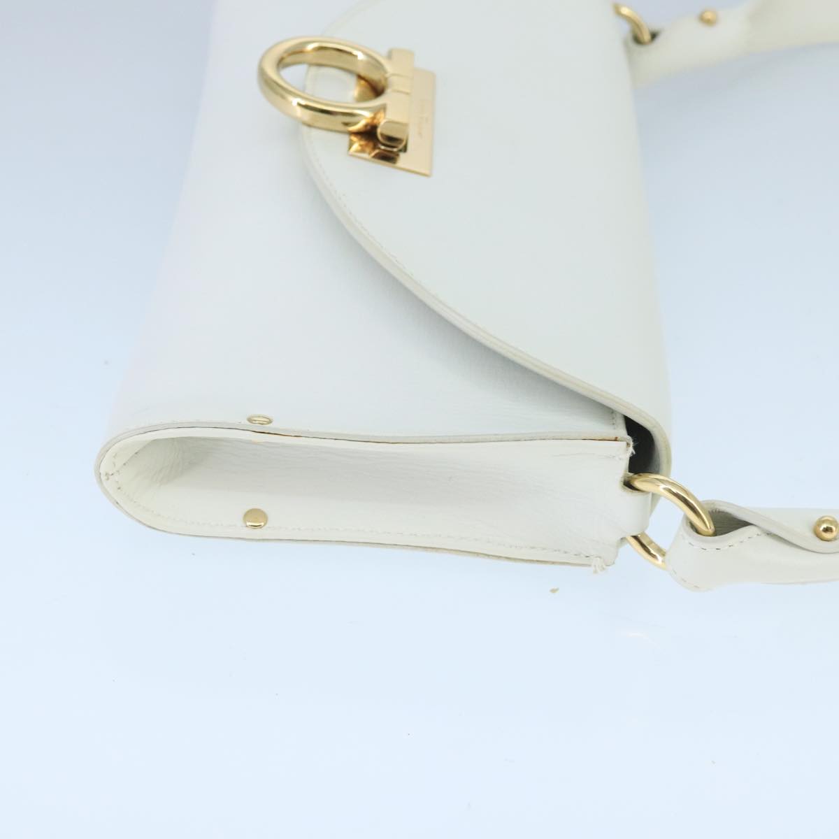 Salvatore Ferragamo Gancini Shoulder Bag Leather White Gold Auth 99736