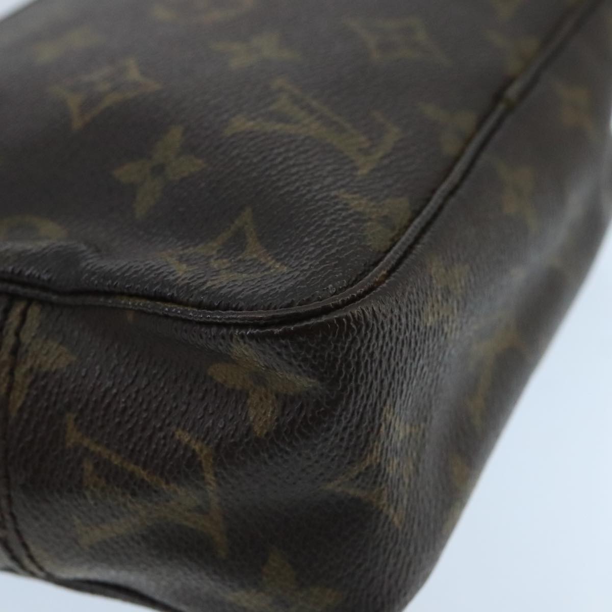 LOUIS VUITTON Monogram Trousse Toilette 18 Pouch M47526 LV Auth 99776