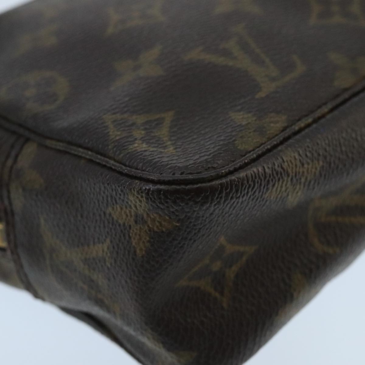 LOUIS VUITTON Monogram Trousse Toilette 18 Pouch M47526 LV Auth 99776