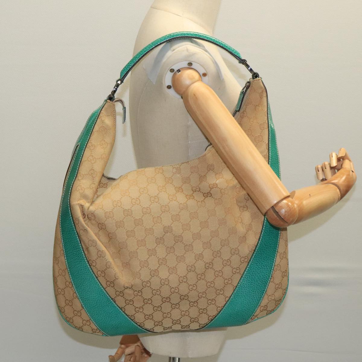 GUCCI GG Canvas Shoulder Bag Beige 124358 Auth 99867