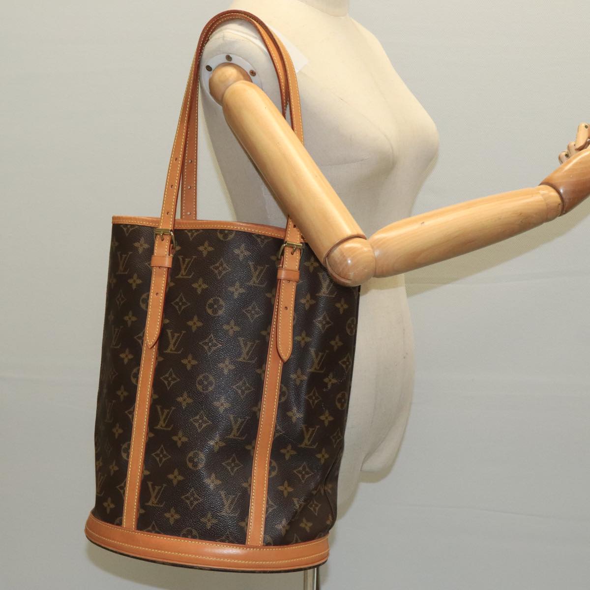 LOUIS VUITTON Monogram Bucket GM Shoulder Bag M42236 LV Auth 99870