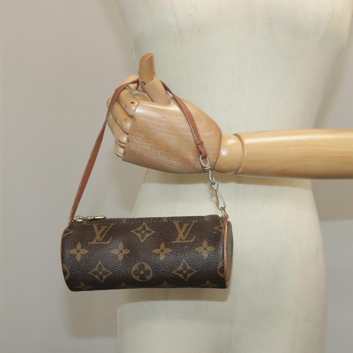 LOUIS VUITTON Monogram Papillon Pouch LV Auth 99946