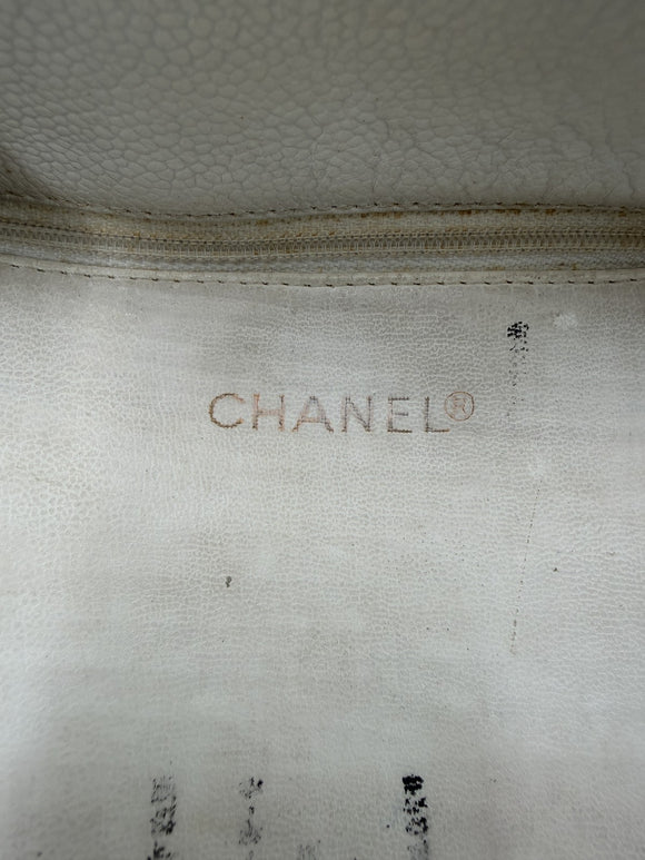 CHANEL Chain Shoulder Bag Caviar Skin White Silver CC Auth BA6376