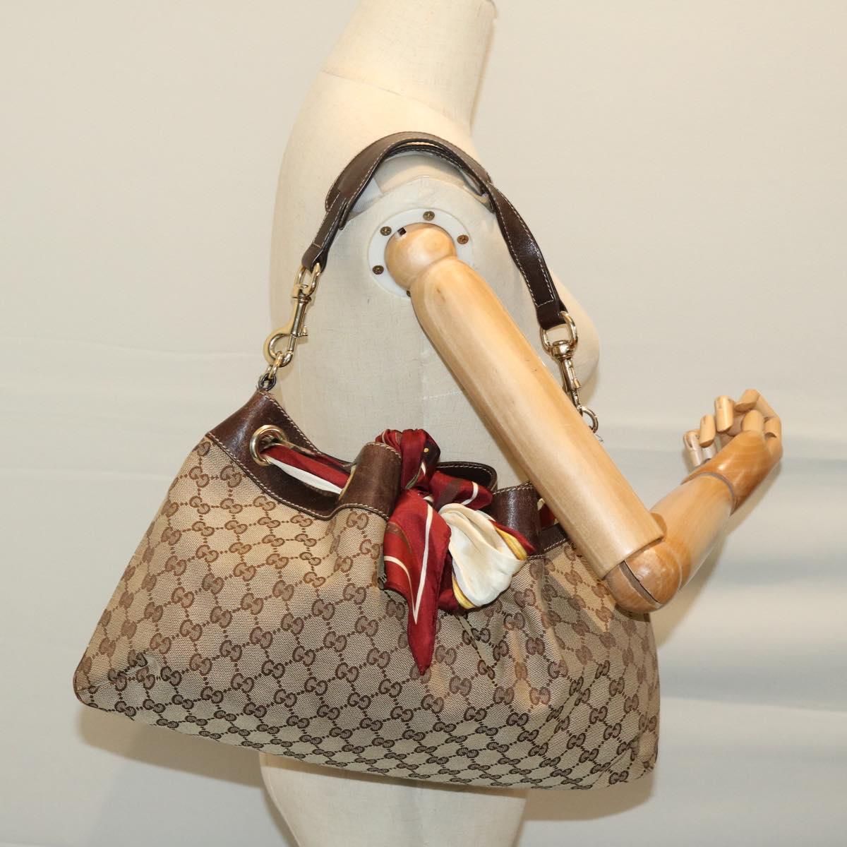 GUCCI GG Canvas Shoulder Bag Beige Auth ac2691