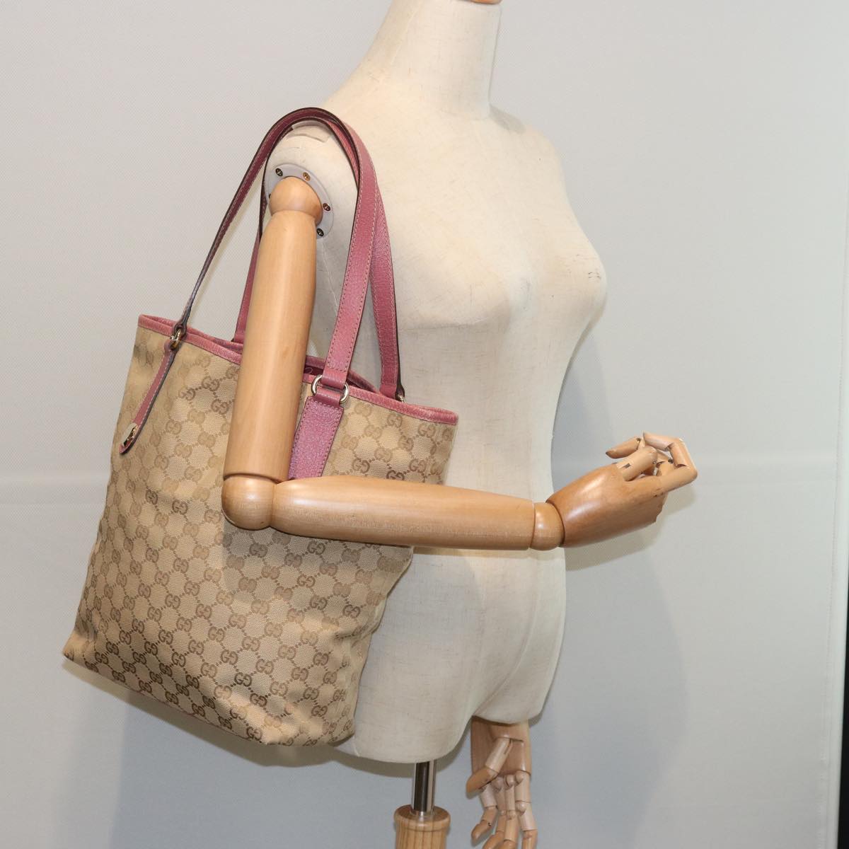 GUCCI GG Canvas Shoulder Bag Beige Pink Auth ac2692