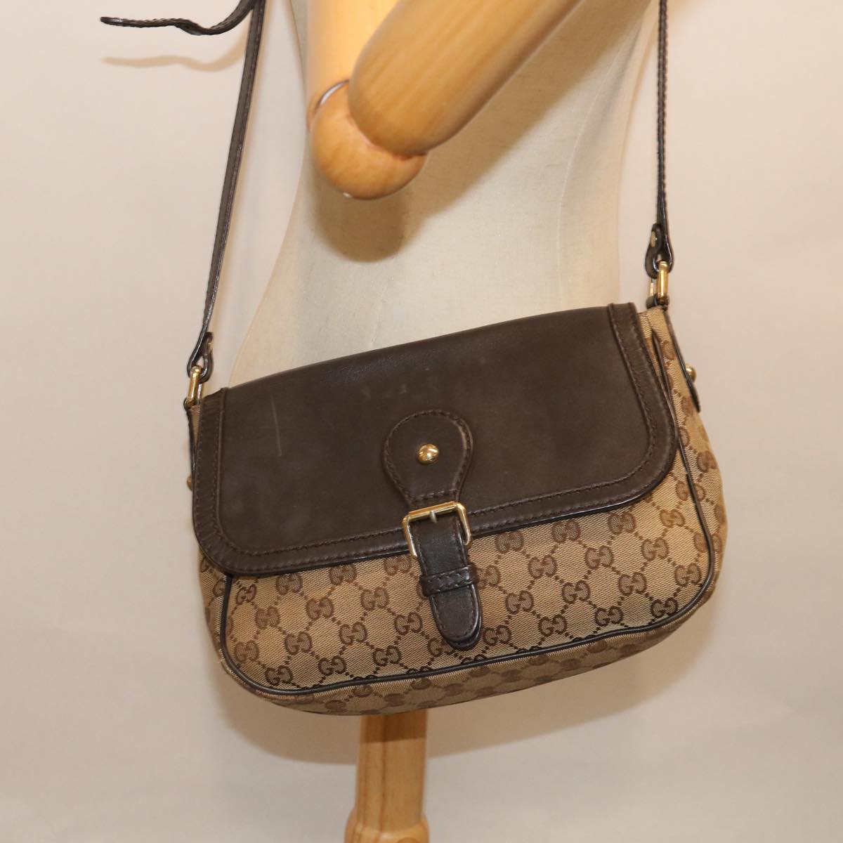 GUCCI GG Canvas Shoulder Bag Beige 308452 Auth ac2834