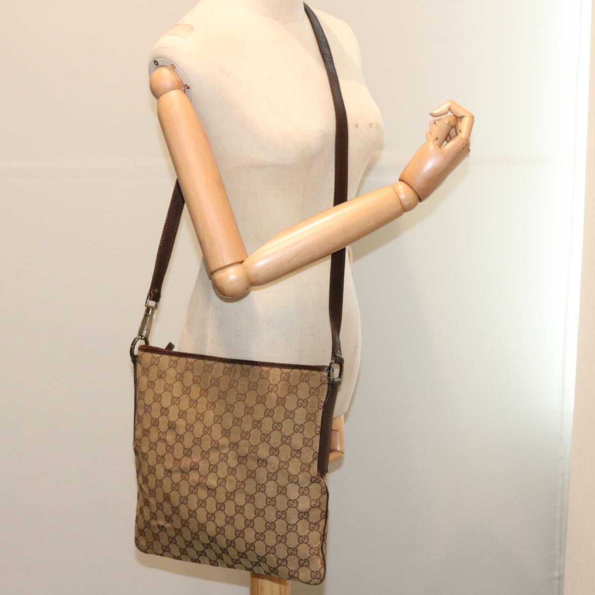 GUCCI GG Canvas Shoulder Bag Beige 113013 Auth ac2895