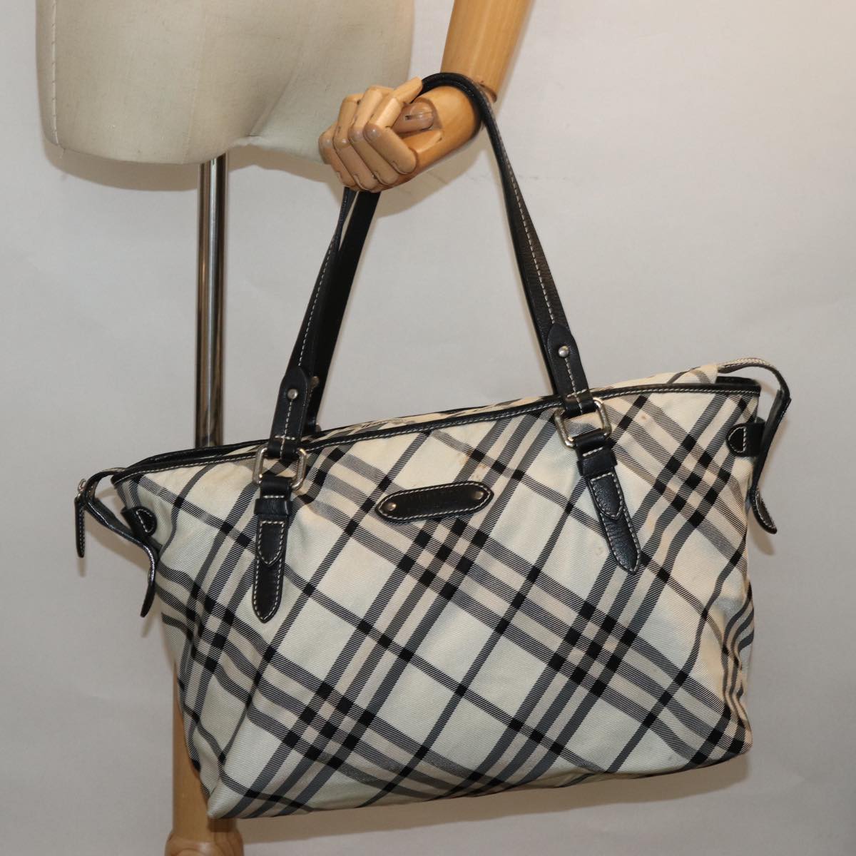 BURBERRY Nova Check Blue Label Tote Bag Canvas Beige Auth ac3068