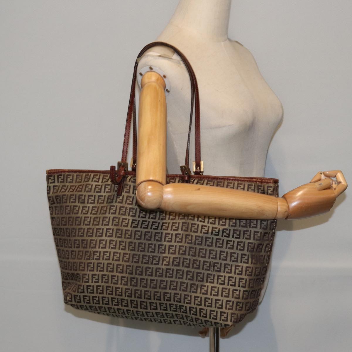 FENDI Zucchino Canvas Tote Bag Beige Auth ac3257