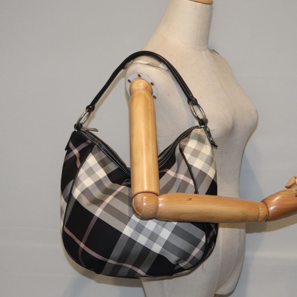 BURBERRY Nova Check Blue Label Shoulder Bag Gray Black Auth ac3258