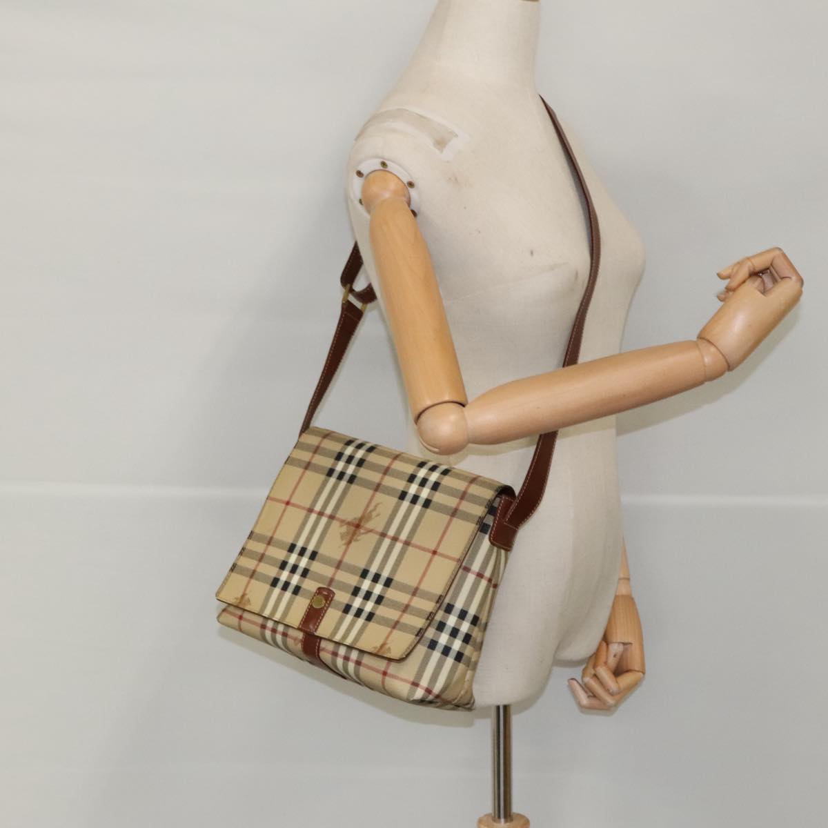 BURBERRY Nova Check Shoulder Bag PVC Leather Beige Auth ac3276