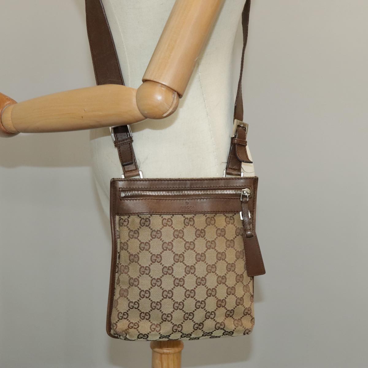 GUCCI GG Canvas Shoulder Bag Beige Brown 92562 Auth ac3353