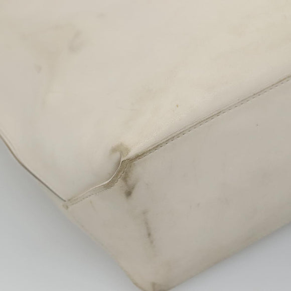 CHANEL Tote Bag Leather White Silver CC Auth ac3702