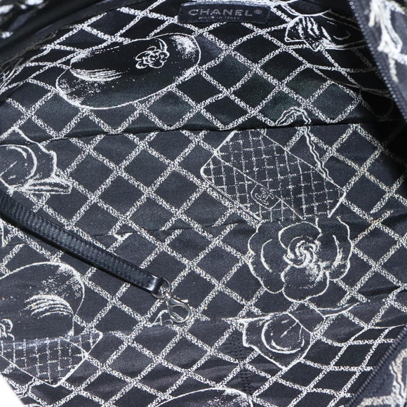 CHANEL Tote Bag Leather White Silver CC Auth ac3702