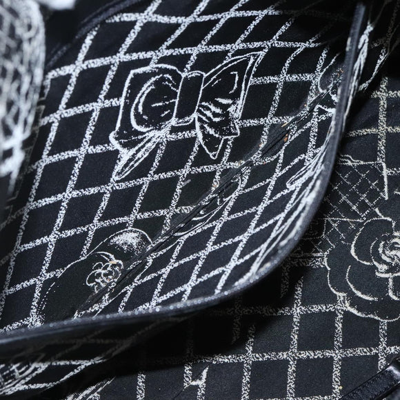 CHANEL Tote Bag Leather White Silver CC Auth ac3702