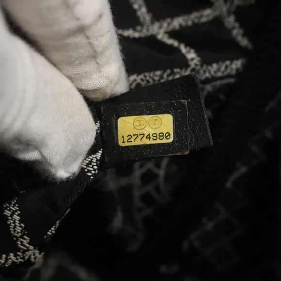 CHANEL Tote Bag Leather White Silver CC Auth ac3702