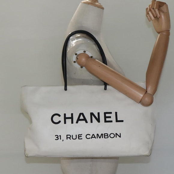 CHANEL Tote Bag Leather White Silver CC Auth ac3702