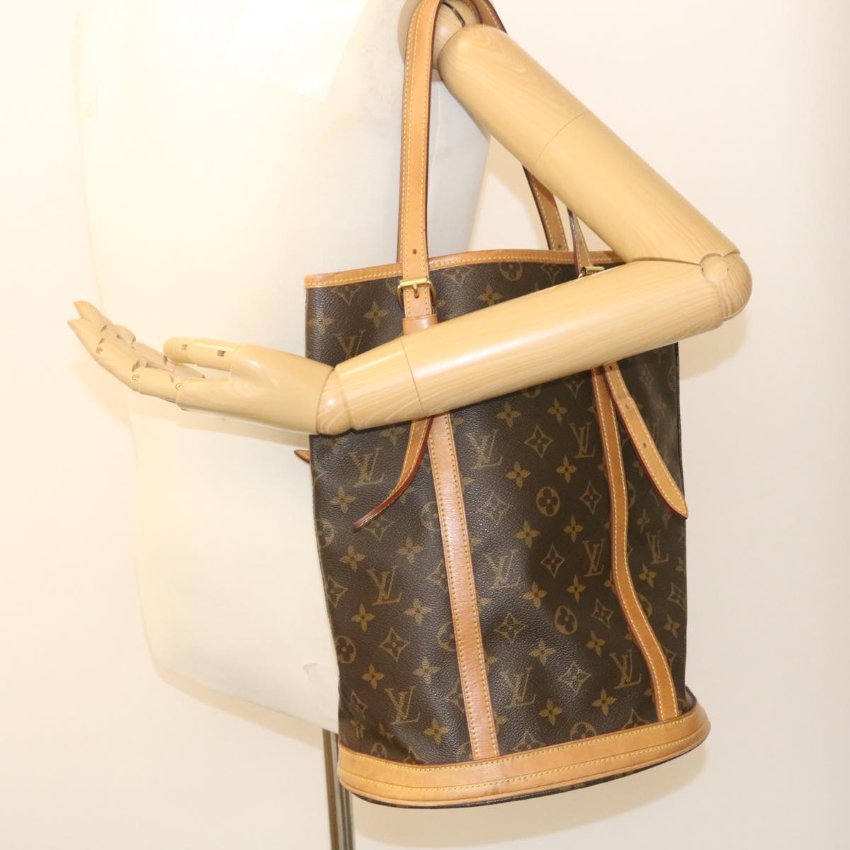 LOUIS VUITTON Monogram Bucket GM Shoulder Bag M42236 LV Auth ac641