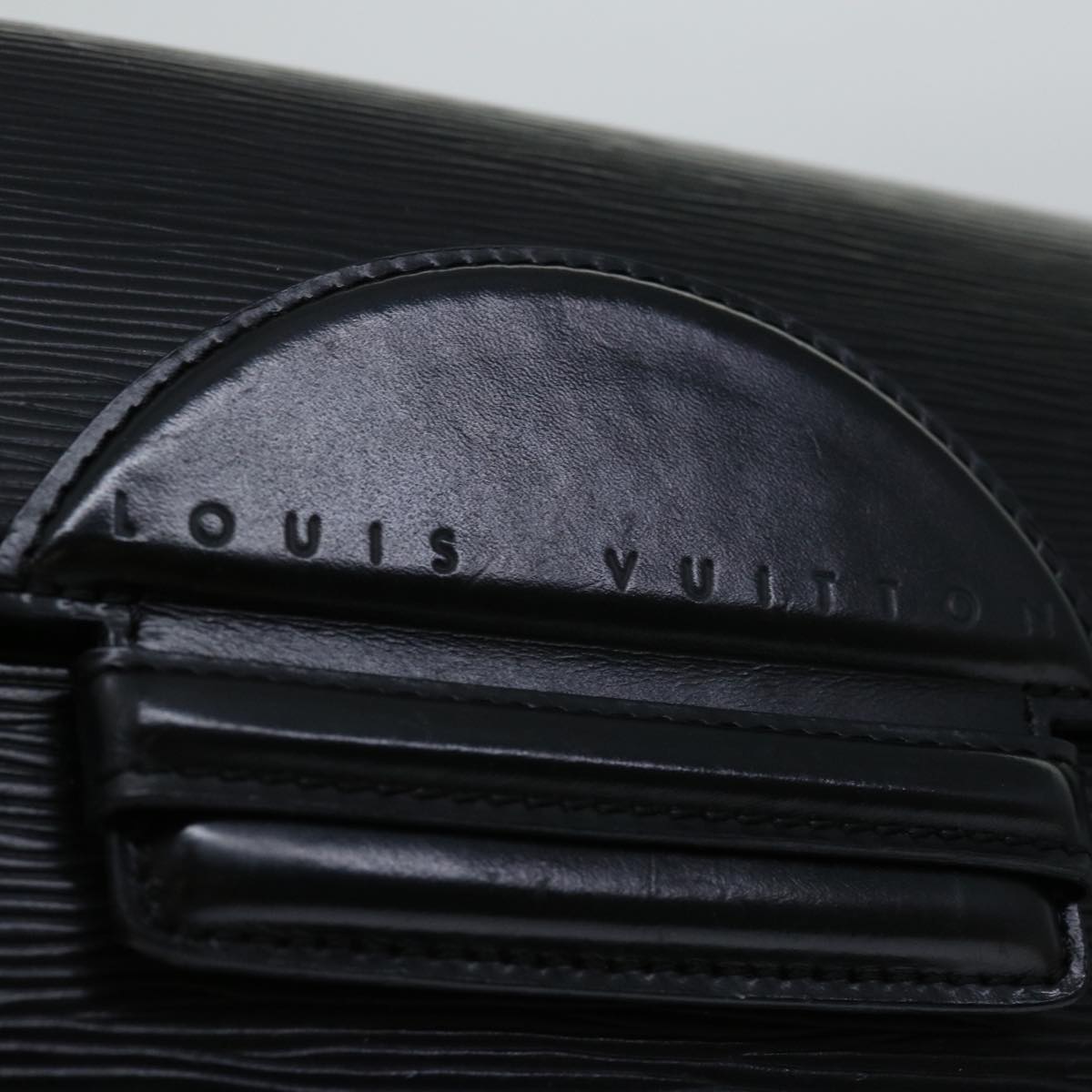 LOUIS VUITTON Epi Chaillot Clutch Bag Black M52542 LV Auth ai781