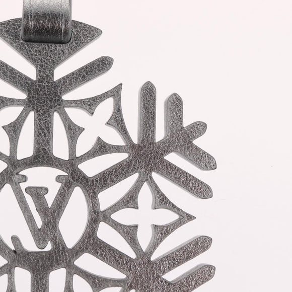 LOUIS VUITTON Charm Snowflake Leather Silver M79293 LV Auth ai793SM