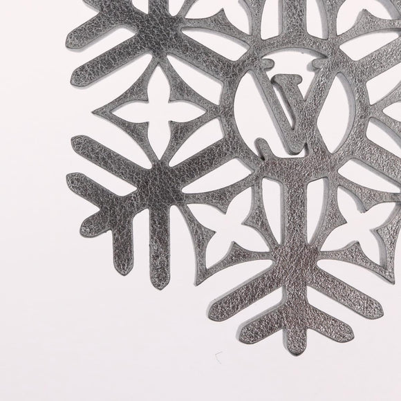 LOUIS VUITTON Charm Snowflake Leather Silver M79293 LV Auth ai793SM