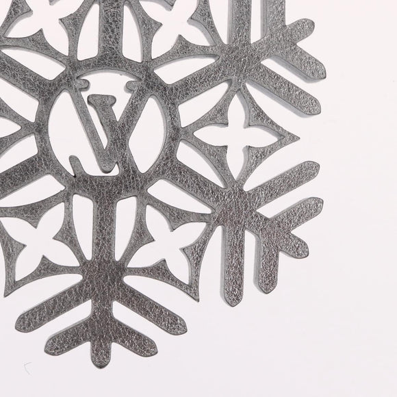 LOUIS VUITTON Charm Snowflake Leather Silver M79293 LV Auth ai793SM
