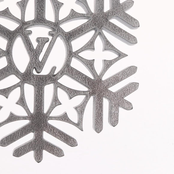 LOUIS VUITTON Charm Snowflake Leather Silver M79293 LV Auth ai793SM
