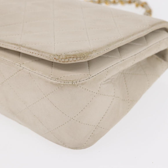 CHANEL Matelasse Turn Lock Chain Bag Lamb Skin White Gold CC Auth am10500