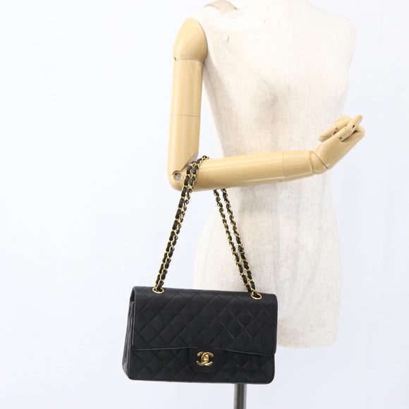 CHANEL Matelasse 25 Double Flap Chain Bag Lammleder Schwarz CC Auth am10803SAM