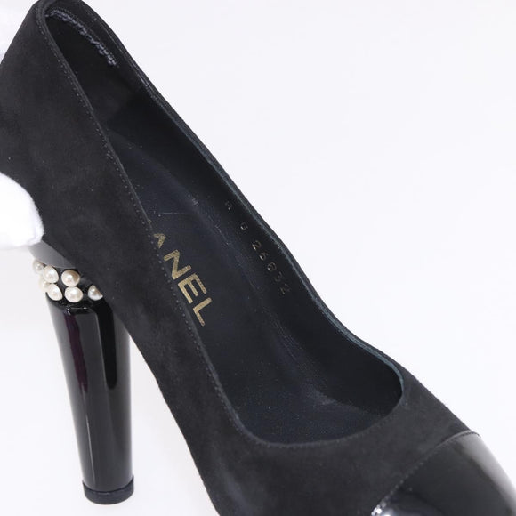 CHANEL Pearl Pumps Suede 35 1/2 Black CC Auth am11955M