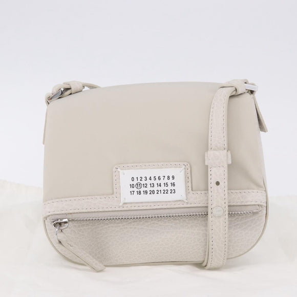 Maison Margiela Shoulder Bag Leather White Silver Auth am12334M