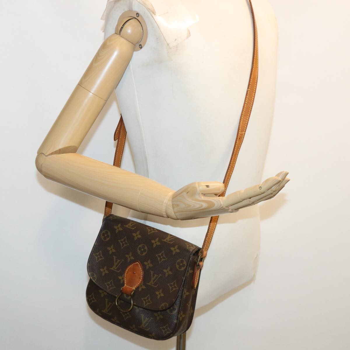 LOUIS VUITTON Monogram Saint Cloud MM Shoulder Bag M51243 LV Auth am3150