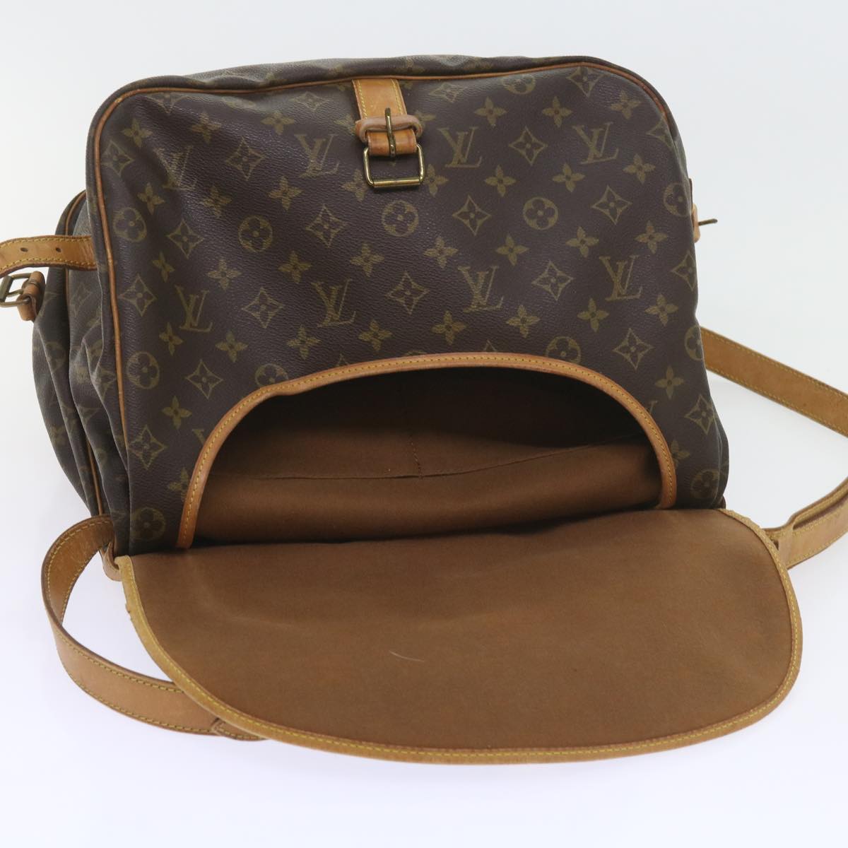 LOUIS VUITTON Monogram Saumur 35 Shoulder Bag M42254 LV Auth am3896