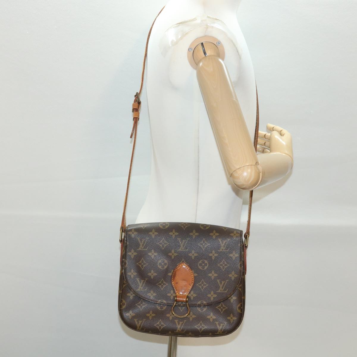 LOUIS VUITTON Monogram Saint Cloud GM Shoulder Bag M51242 LV Auth am3898