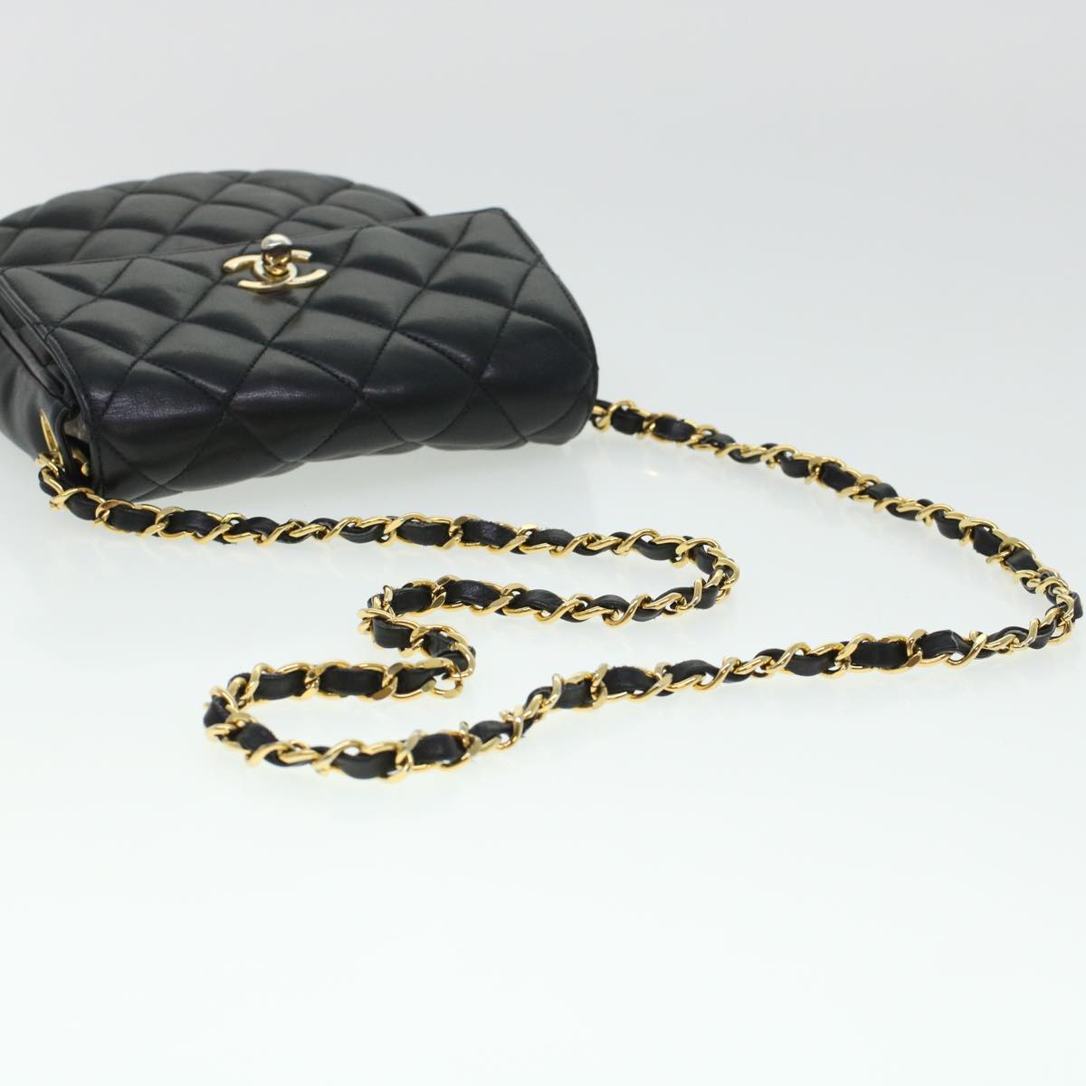 CHANEL Matelasse Turn Lock Chain Shoulder Bag Lamb Skin Black CC Auth am4542