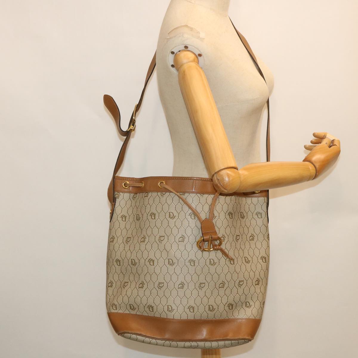 Christian Dior Honeycomb Canvas Shoulder Bag PVC Leather Beige Auth am5041