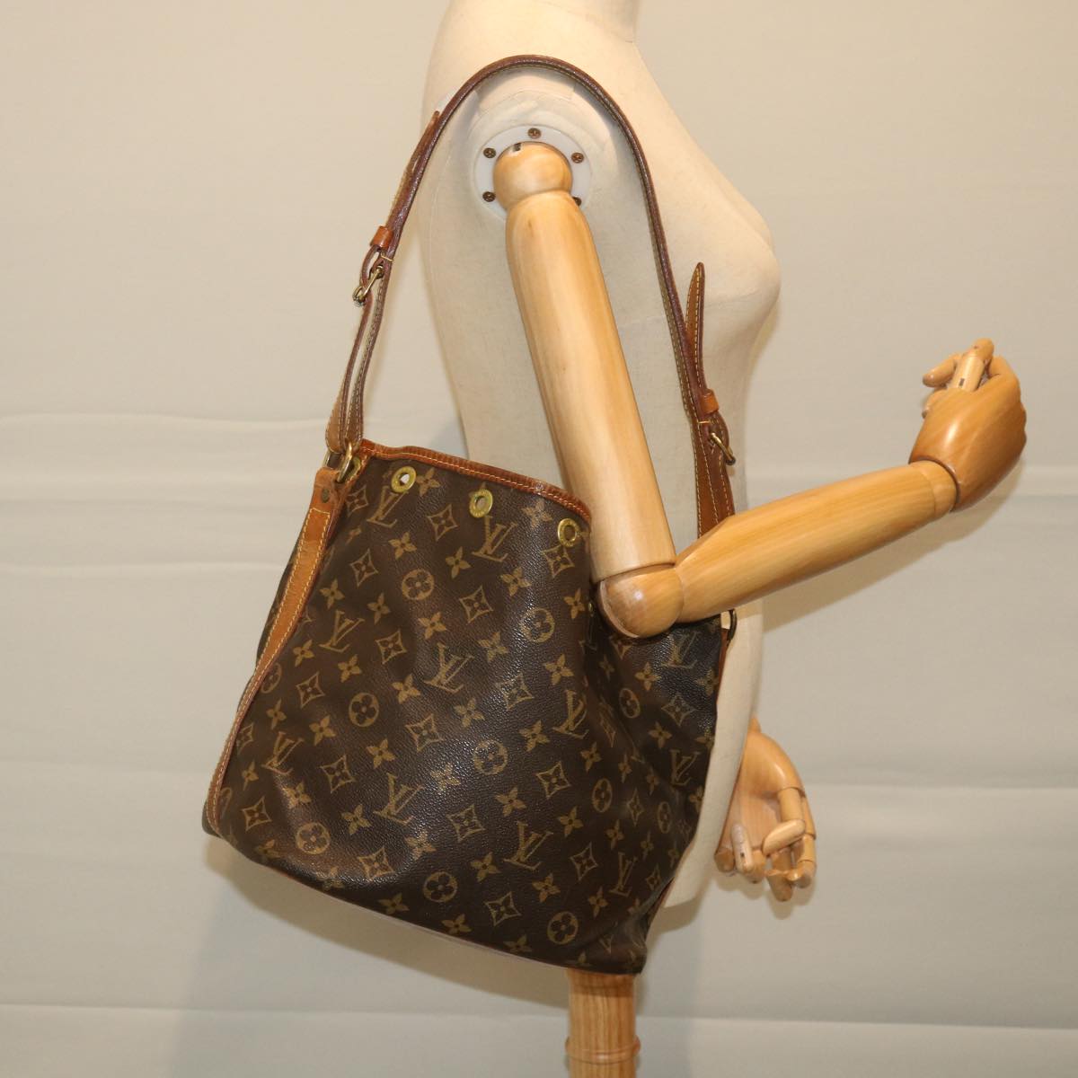 LOUIS VUITTON Monogram Petit Noe Shoulder Bag M42226 LV Auth am5088