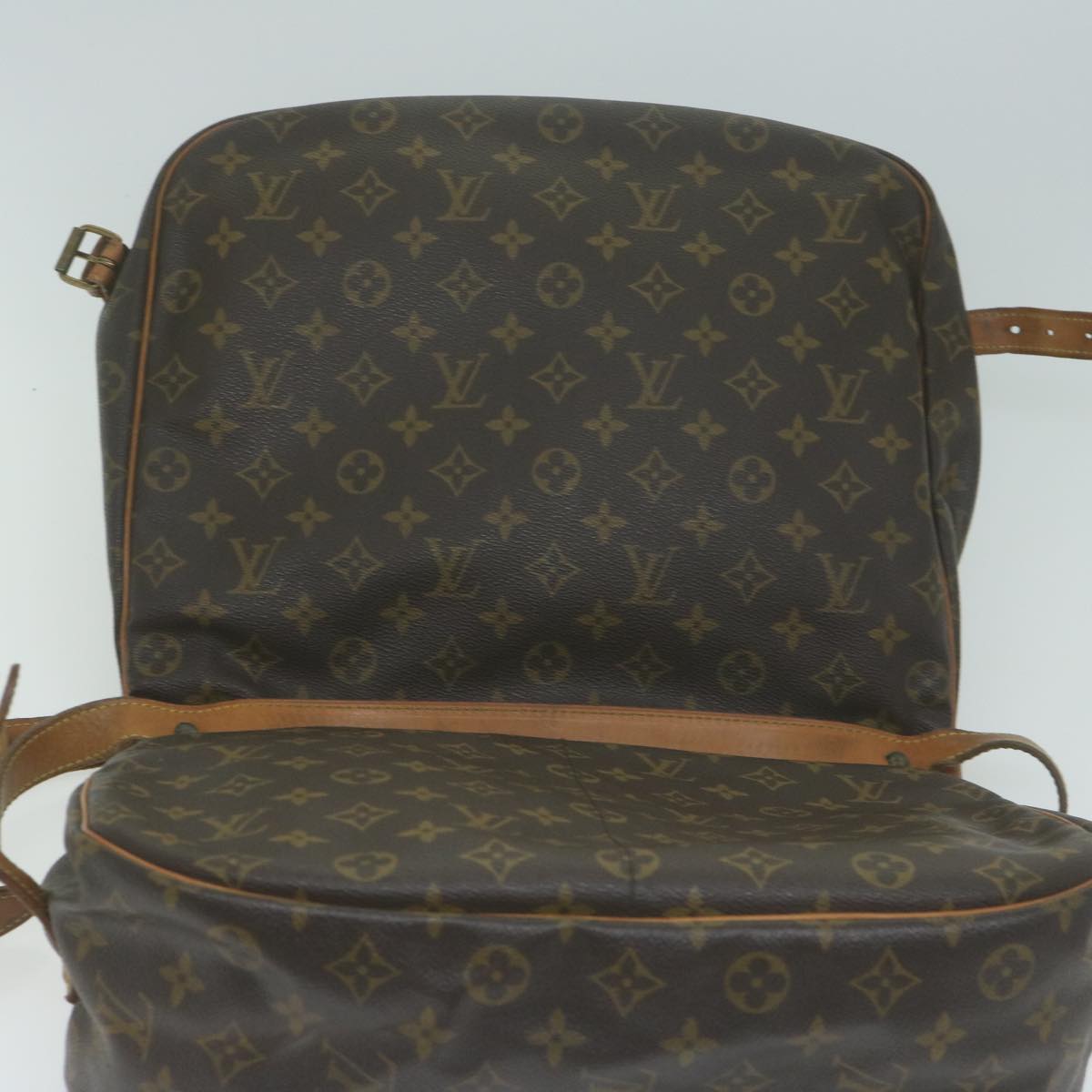 LOUIS VUITTON Monogram Saumur 35 Shoulder Bag M42254 LV Auth am5176