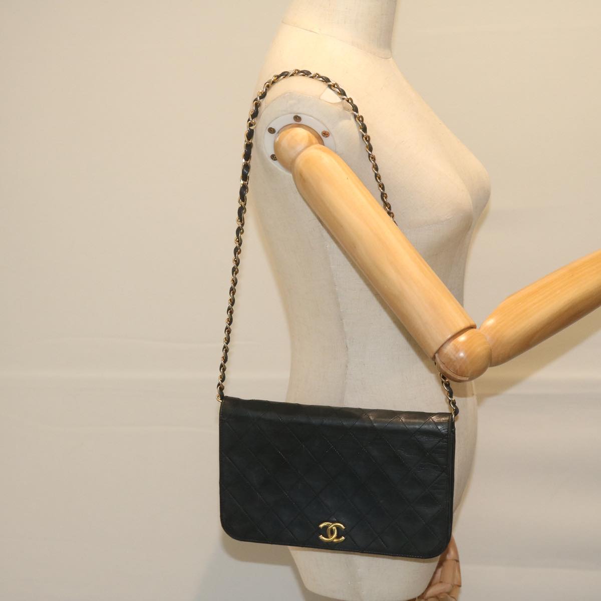 CHANEL Matelasse Chain Shoulder Bag Lamb Skin Black CC Auth am5375