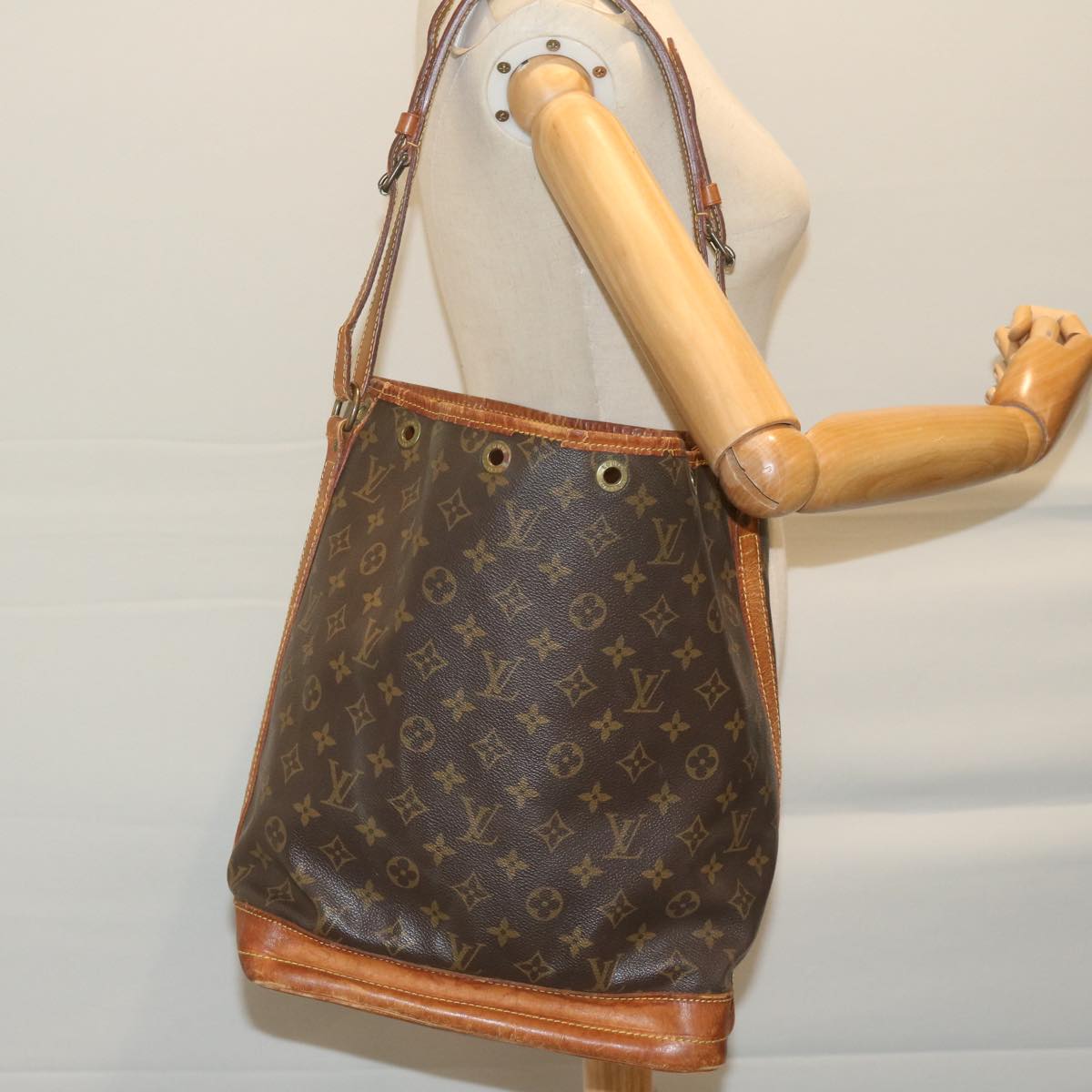 LOUIS VUITTON Monogram Noe Shoulder Bag M42224 LV Auth am5544