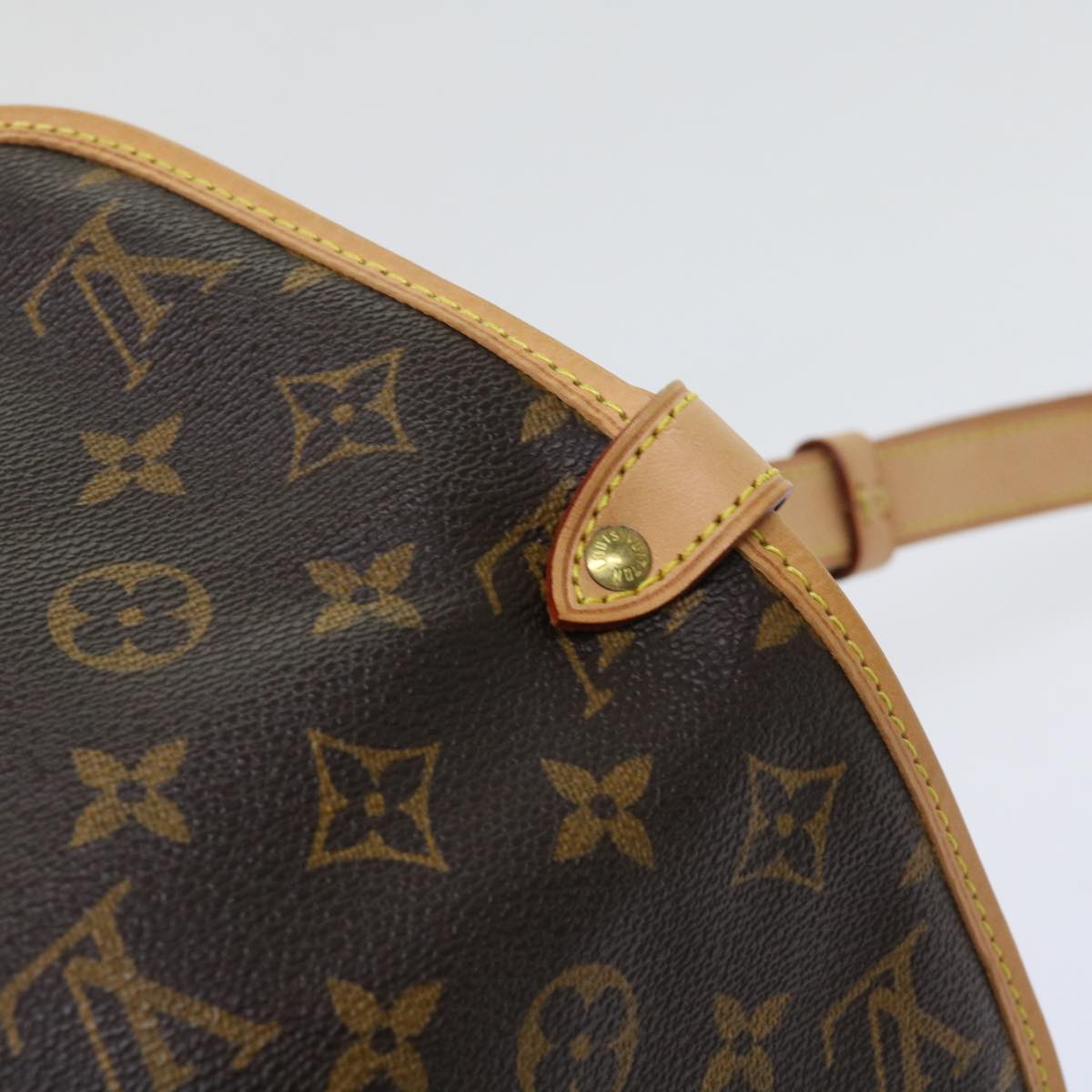 LOUIS VUITTON Monogram Saumur 30 Shoulder Bag M42256 LV Auth am5564